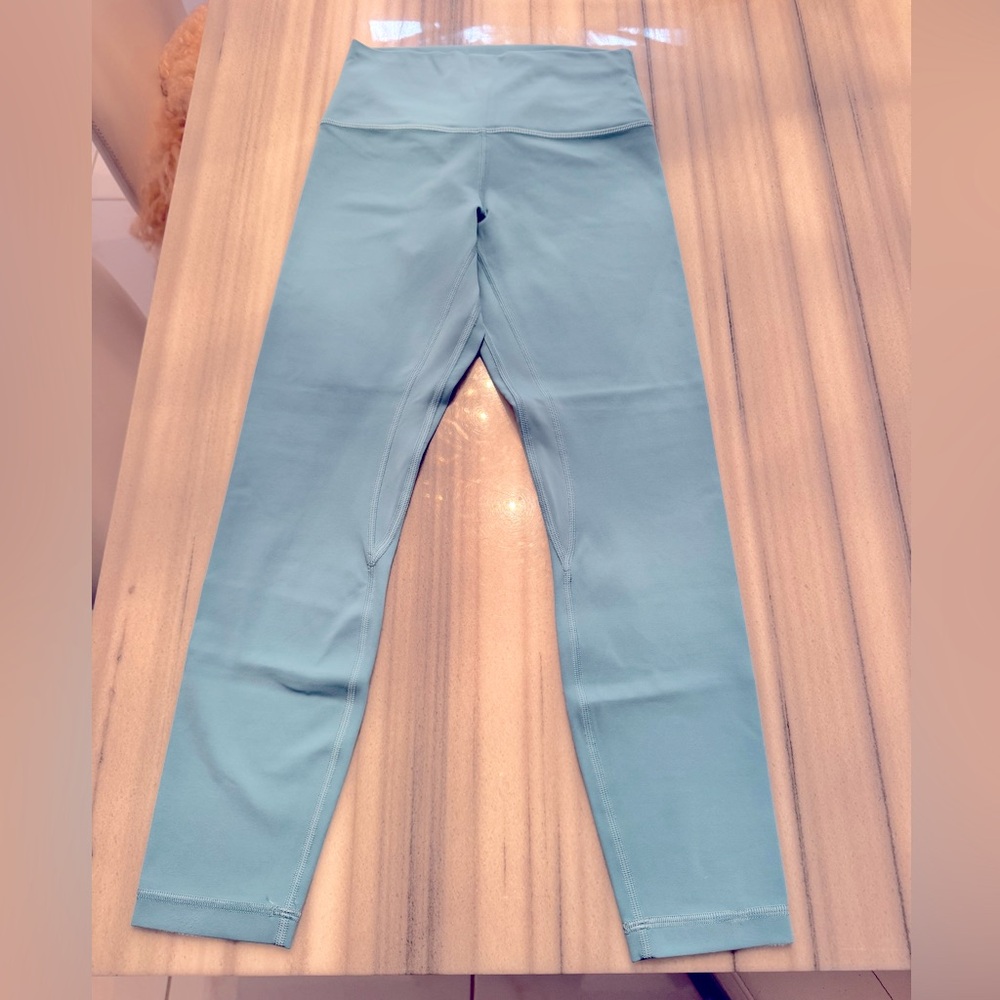 Lululemon Aqua Leggings Like NEW Condition